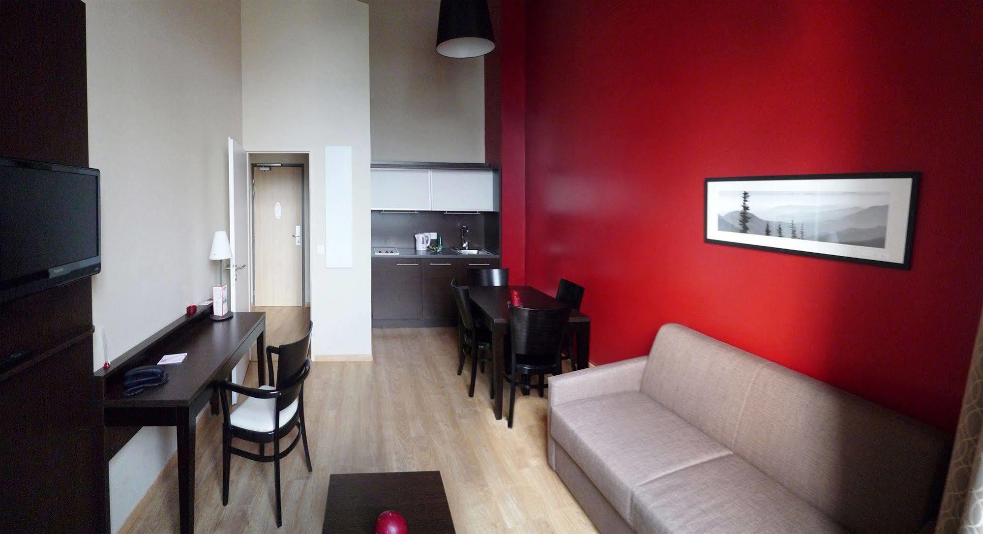 Residhome Grenoble Caserne De Bonne Exterior foto